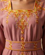 Robe Kabyle de Cérémonie "Kahina" – Chic & Élégance Épurée